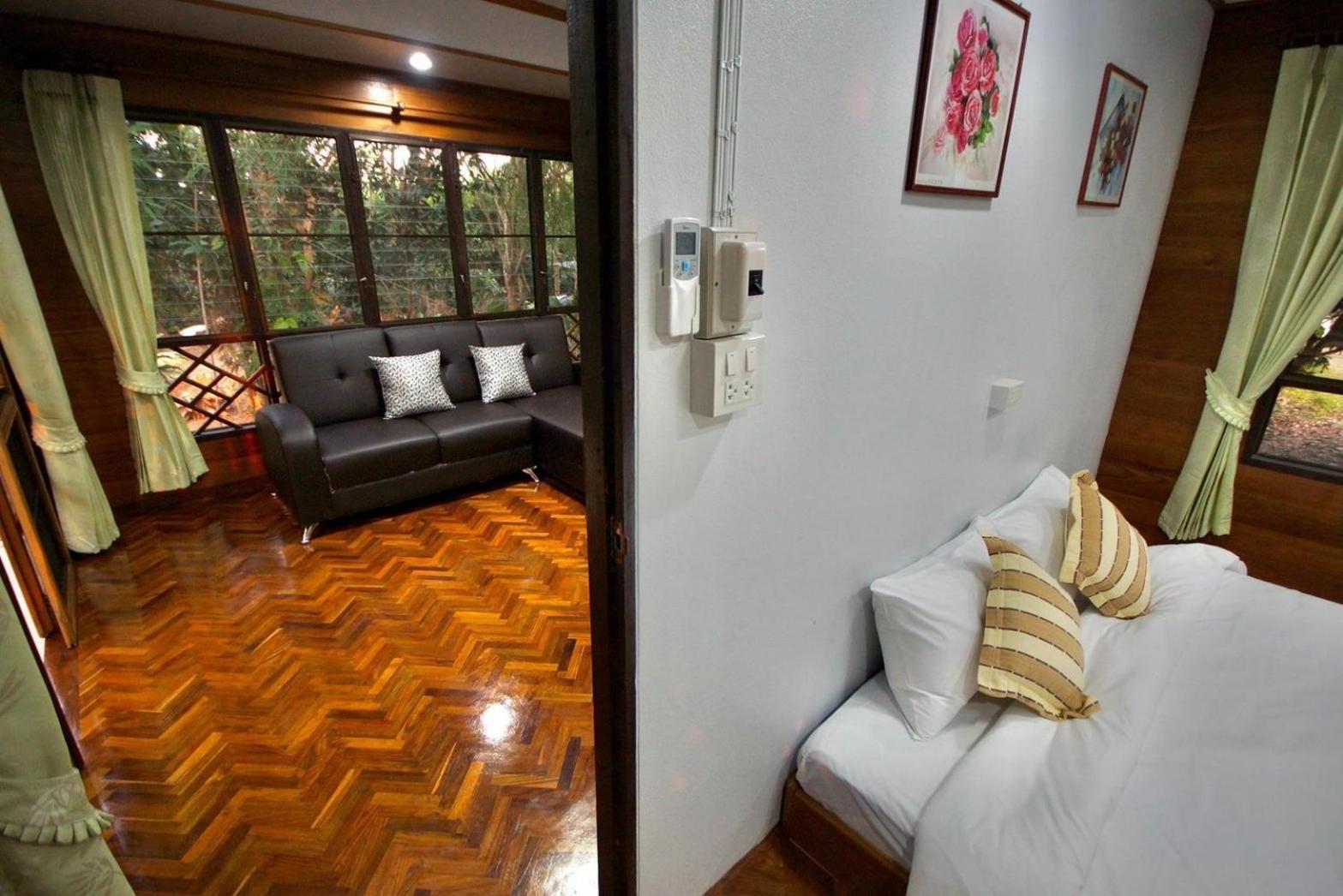 เรือนสารภี Appartement Phrae Buitenkant foto